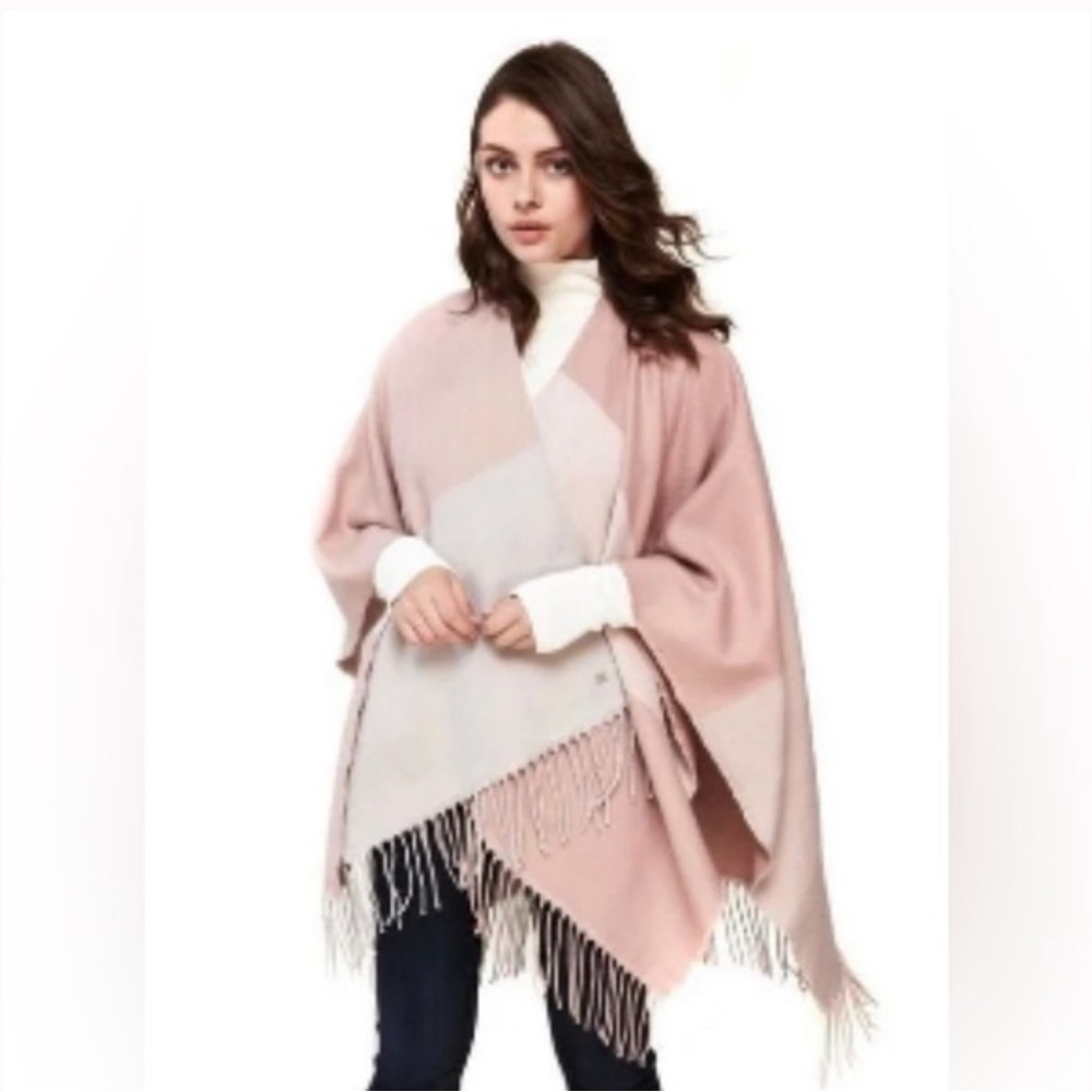 Soia & Kyo • Light Pink & Cream Colorblocked Open Poncho W/ Scarf Hem OS